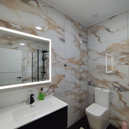 شقة Mediterranean Glow لقنت